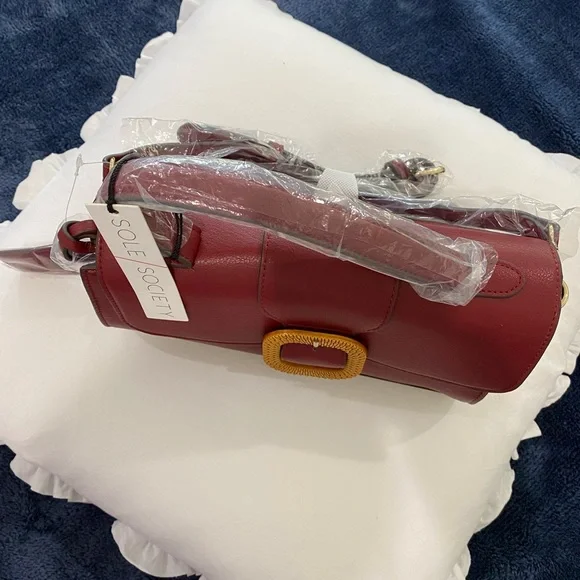 ⬇️ PRICE ⬇️ SOLE SOCIETY -  Lumi Buckle Flap Faux Leather Crossbody Bag - Berry - Picture 8 of 14